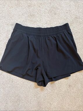 Athleta Weekender Run Short